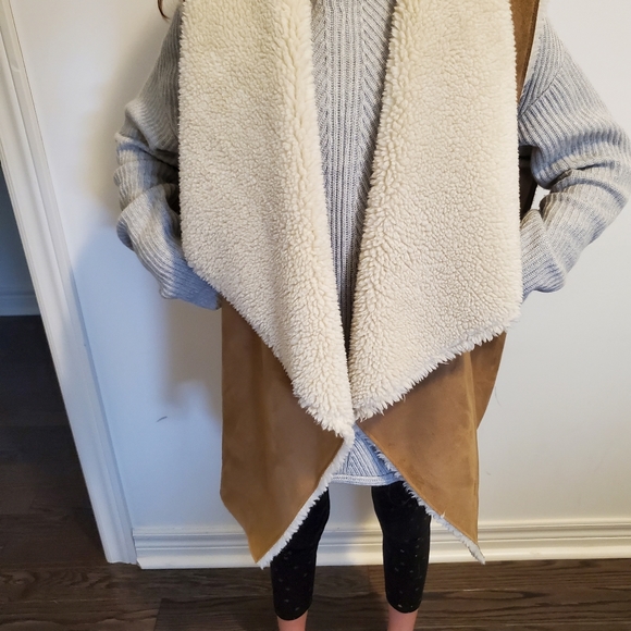 Vest - Picture 5 of 6